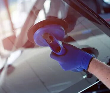 Quick & Affordable Auto Glass Repair & Windshield Replacement near Central Business District